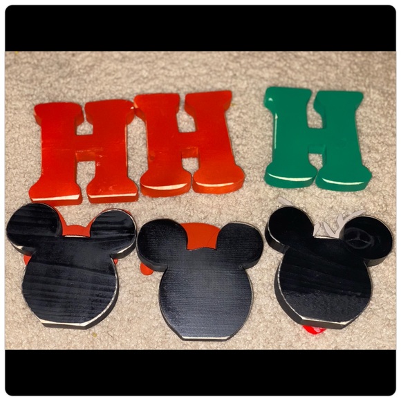 Wooden “Rustic” Mickey & Minnie “Ho Ho Ho” Decoration - Picture 2 of 4